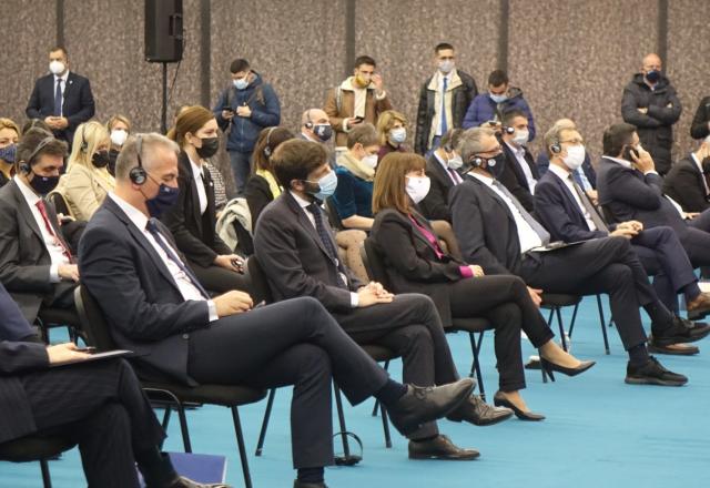 Η Πρόεδρος της Δημοκρατίας, Κατερίνα Σακελλαροπούλου, πραγματοποίησε απόψε τα εγκαίνια της 18ης Διεθνούς Έκθεσης Βιβλίου Θεσσαλονίκης
